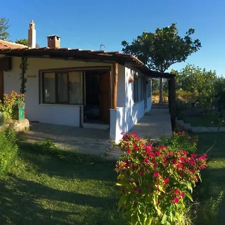 Alice Mountain House Homestay