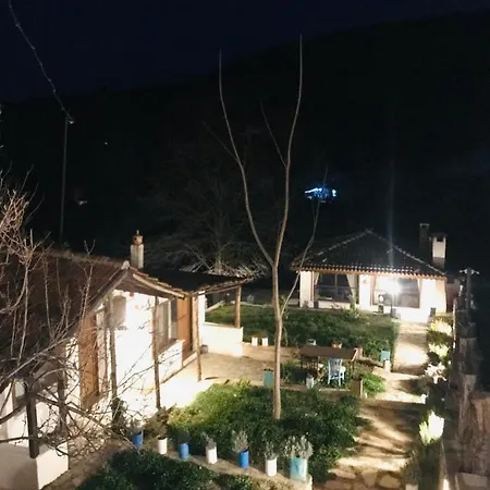 Alice Mountain House Homestay *